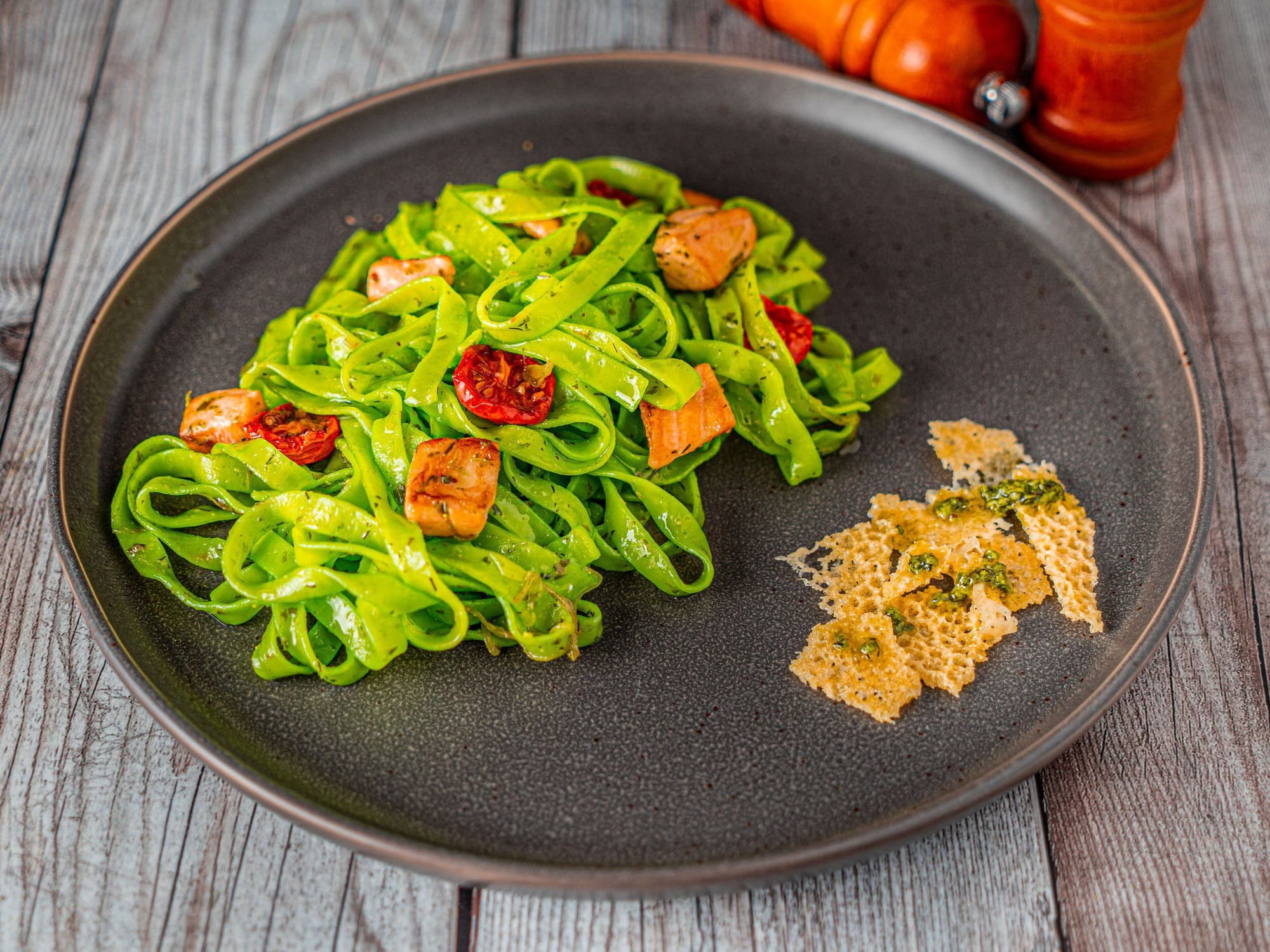 (Меню зала) Фетучине с семгой